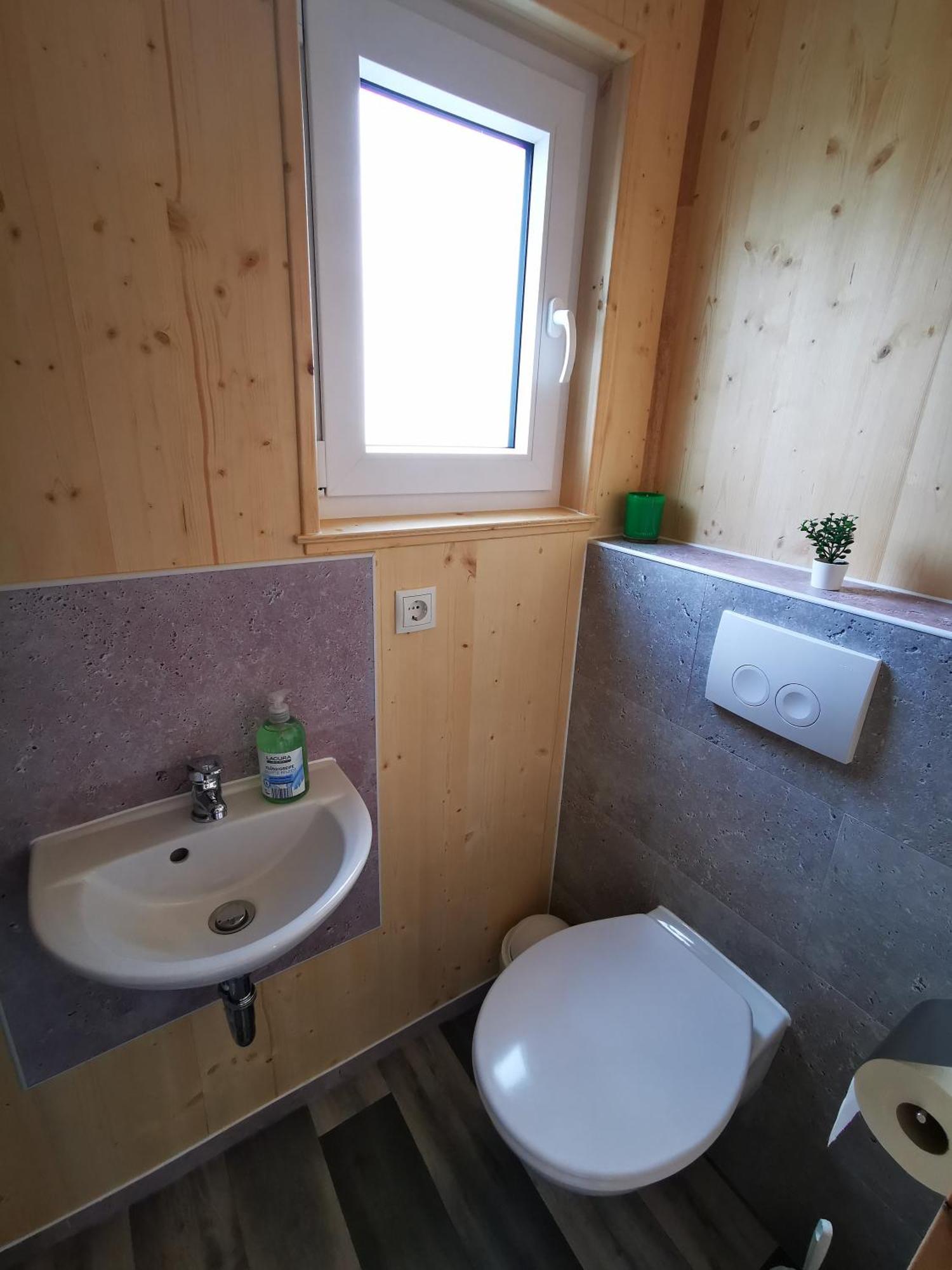 Tiny Guesthouse Herdt Euerbach エクステリア 写真